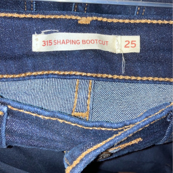 Levi’s Jeans - Picture 3 of 3